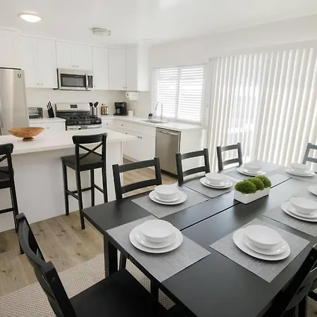 2 Private Masters, New Beds & Furniture, Sleeps 12 Villa